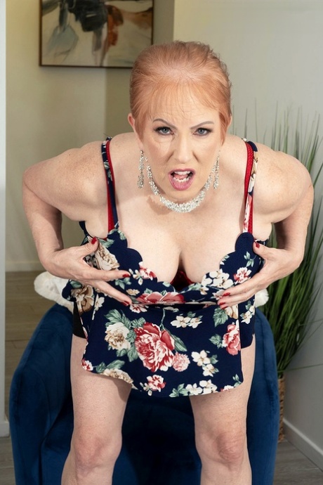 dickes Ebenholz-BBW-Solo porno nacktheit fotos