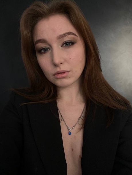 kurvige Dame nackt akt fotos