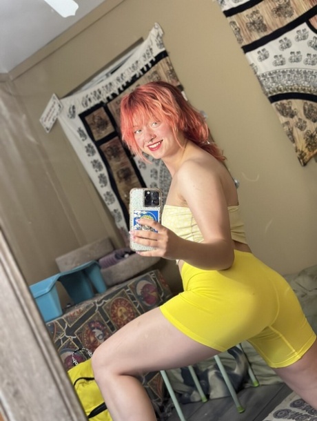 Dickes Mädchen wird von zwei großen Schwänzen gefickt exklusive perfekte fotos