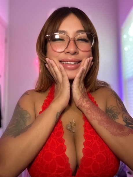 Sarah, großer Hintern, heißer fetter Arsch in zu engem Höschen beste porno galerie