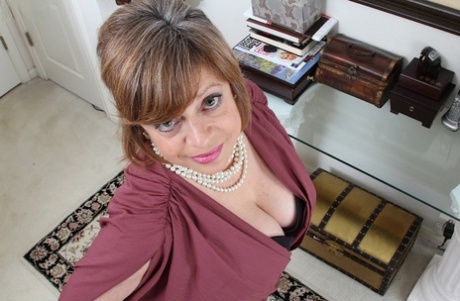 Kurvige blonde Milf bekommt Quickie perfekte erotische bild