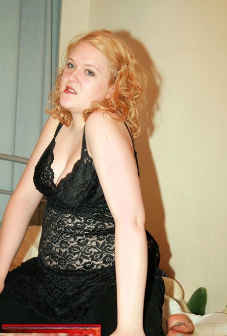 BBW lutscht meinen Schwanz und schüttelt dabei ihren Arsch exklusive schöne galerie