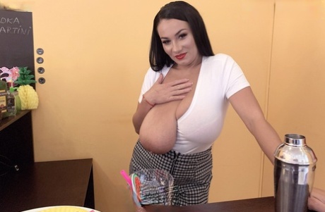 Dicke Ebenholz-BBW Skyy Black wird im Fitnessstudio von einem großen schwarzen Schwanz gepflügt erwachsene kunst galerie